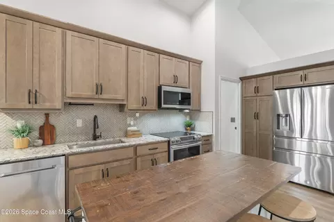 Kitchen - 2470 Forest Run Dr, Melbourne, FL 32935 photo 2 of 3