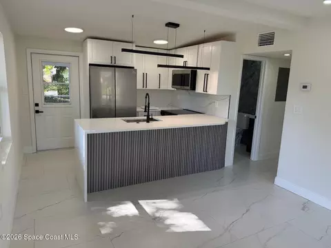 Kitchen - 2647 Pepper Ave, Melbourne, FL 32935 photo 2 of 5