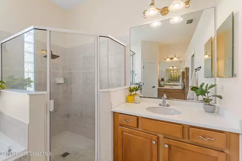 Bath - 2883 Sonoma Way, Rockledge, FL 32955 photo 2 of 4
