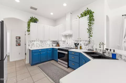 Kitchen - 2883 Sonoma Way, Rockledge, FL 32955 photo 2 of 6