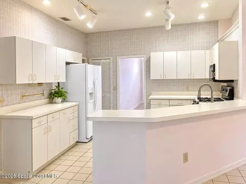 Kitchen - 2640 Forest Run Dr, Melbourne, FL 32935 photo 1 of 2