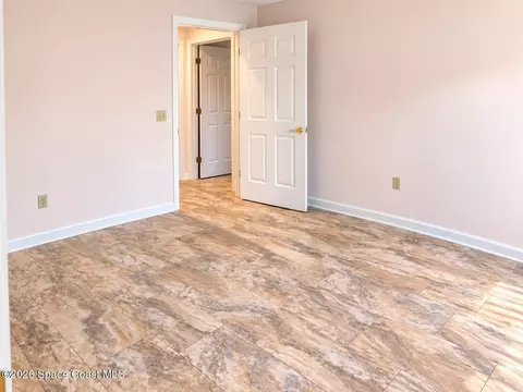 Bedroom - 2640 Forest Run Dr, Melbourne, FL 32935 photo 2 of 5