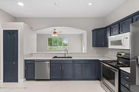 Kitchen - 3211 Merrick Ave, Rockledge, FL 32955 photo 3 of 4