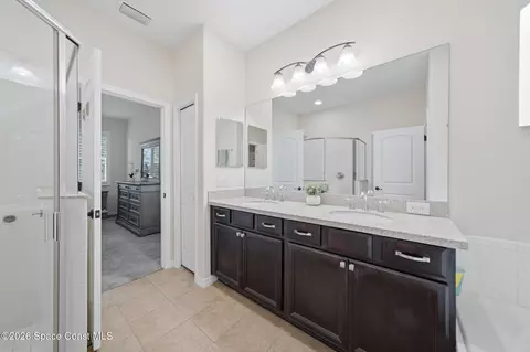 Bath - 5657 Tamarac Dr, Melbourne, FL 32940 photo 2 of 7