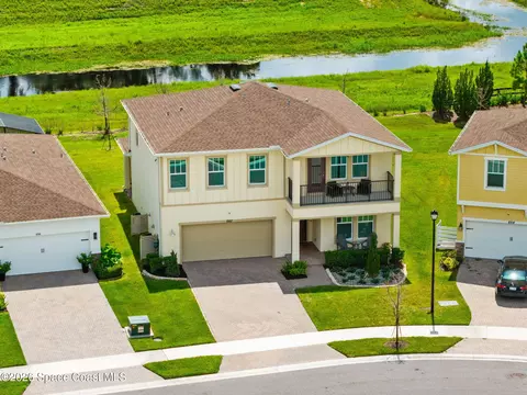 660 Veridian Cir NW, Palm Bay, FL 32907