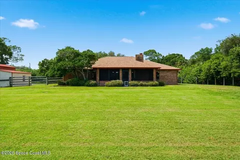 Exterior - 2785 Beran Ln, Malabar, FL 32950 photo 7 of 9