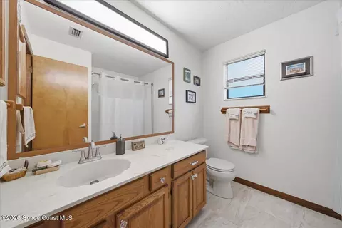 Bath - 2785 Beran Ln, Malabar, FL 32950 photo 2 of 2