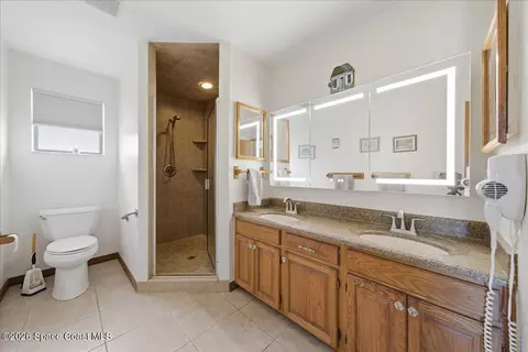 Bath - 2785 Beran Ln, Malabar, FL 32950 photo 1 of 2