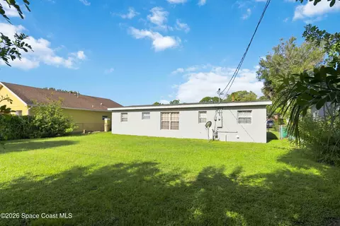Exterior - 512 Lincoln Rd, Cocoa, FL 32926 photo 2 of 3