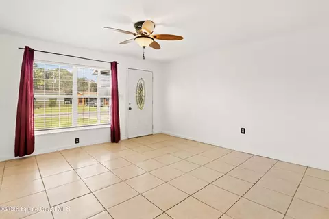 Living - 512 Lincoln Rd, Cocoa, FL 32926 photo 2 of 4