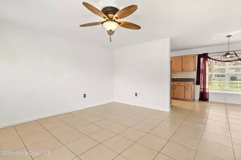 Living - 512 Lincoln Rd, Cocoa, FL 32926 photo 3 of 4
