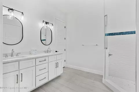 Bath - 1390 Windchime Ln, Melbourne, FL 32935 photo 1 of 3