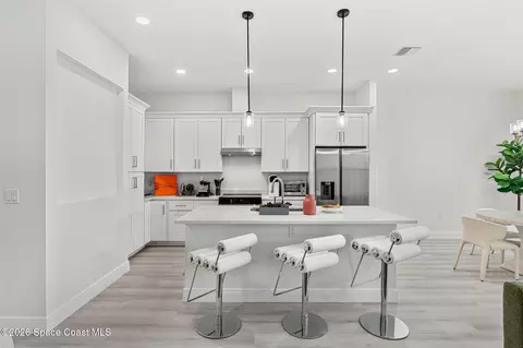 Kitchen - 1390 Windchime Ln, Melbourne, FL 32935 photo 2 of 3