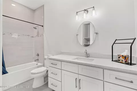 Bath - 1400 Windchime Ln, Melbourne, FL 32935 photo 2 of 3