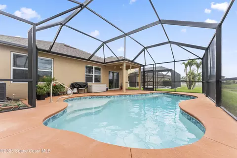 Exterior - 2233 Mccormack Way, Melbourne, FL 32935 photo 2 of 4