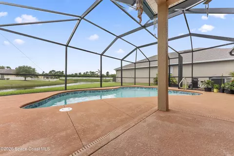 Exterior - 2233 Mccormack Way, Melbourne, FL 32935 photo 3 of 4
