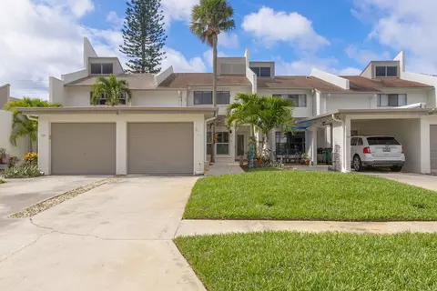 517 Summerset Ct, Indian Harbour Beach, FL 32937