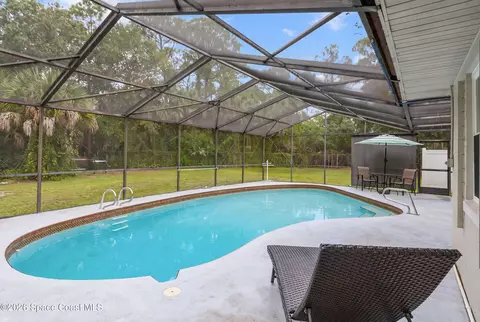 Exterior - 1911 Hurst Ct, Cocoa, FL 32926 photo 5 of 9