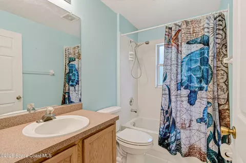 Bath - 3695 Laurens Ave, Malabar, FL 32950 photo 3 of 3