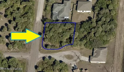 657 Banyan St SW, Palm Bay, FL 32908