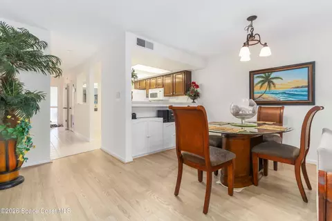 Dining - 227 Augusta Way, Melbourne, FL 32940 photo 2 of 3