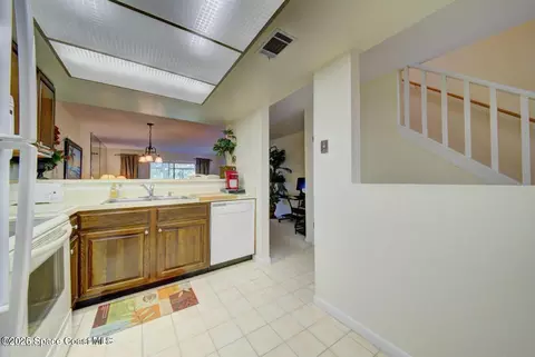 Kitchen - 227 Augusta Way, Melbourne, FL 32940 photo 4 of 5