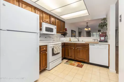 Kitchen - 227 Augusta Way, Melbourne, FL 32940 photo 5 of 5