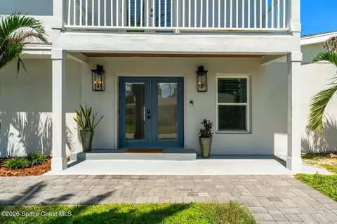 470 Seabreeze Dr, Indialantic, FL 32903
