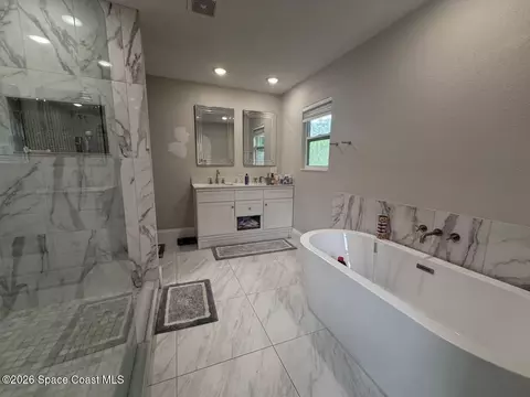 Bath - 1790 Harlock Rd, Melbourne, FL 32934 photo 2 of 6