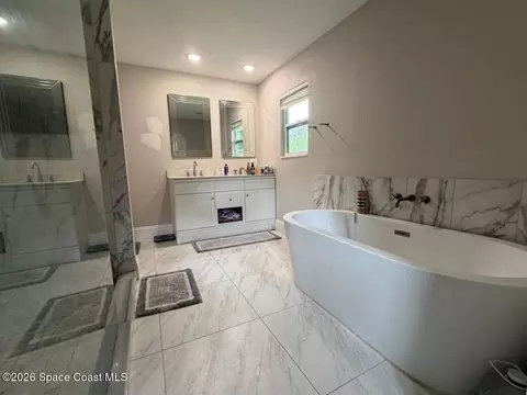 Bath - 1790 Harlock Rd, Melbourne, FL 32934 photo 6 of 6