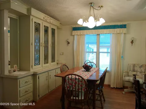 Dining - 162 Florence Blvd, Debary, FL 32713 photo 1 of 2