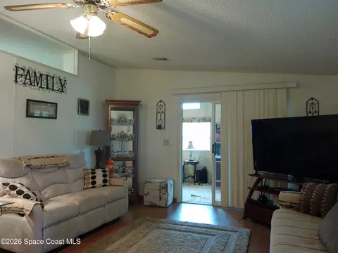 Living - 162 Florence Blvd, Debary, FL 32713 photo 1 of 3