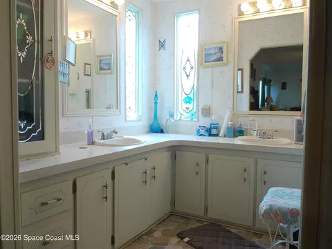 Bath - 162 Florence Blvd, Debary, FL 32713 photo 2 of 9