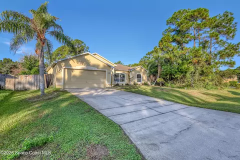 1438 Gray St SE, Palm Bay, FL 32909