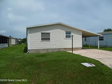 514 Puffin Dr, Micco, FL 32976