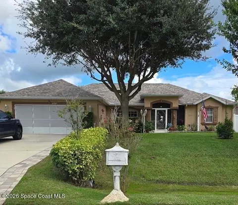 2337 Aquilos Ave SE, Palm Bay, FL 32909