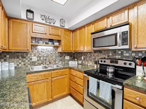 Kitchen - 761 Ixora Dr, Melbourne, FL 32935 photo 1 of 2