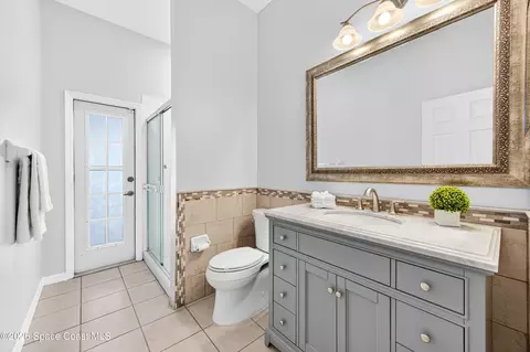 Bath - 2410 Summer Brook St, Melbourne, FL 32940 photo 2 of 5