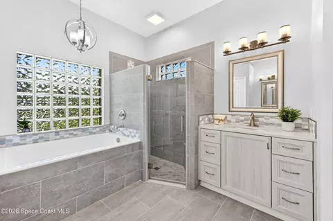 Bath - 2410 Summer Brook St, Melbourne, FL 32940 photo 1 of 5