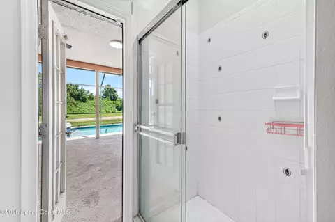 Bath - 2410 Summer Brook St, Melbourne, FL 32940 photo 3 of 5