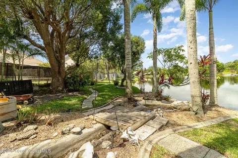 Exterior - 2101 Lance Blvd, Cocoa, FL 32926 photo 10 of 11