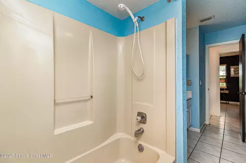 Bath - 2101 Lance Blvd, Cocoa, FL 32926 photo 3 of 6