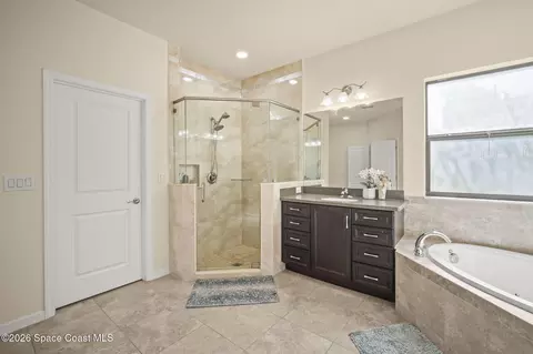 Bath - 900 Hall Rd, Malabar, FL 32950 photo 2 of 4