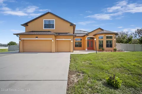 Exterior - 900 Hall Rd, Malabar, FL 32950 photo 2 of 6
