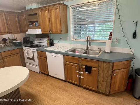 4773 Cambridge Dr, Mims, FL 32754 photo 6