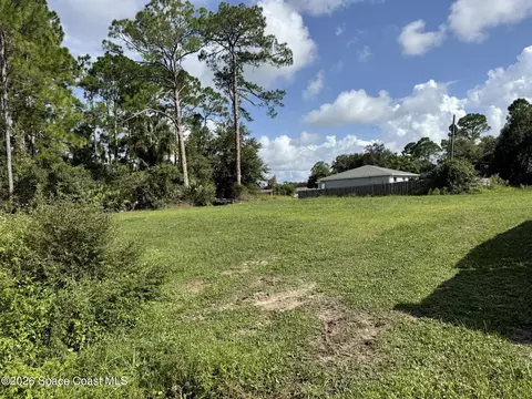 818 Sanford St SW, Palm Bay, FL 32908