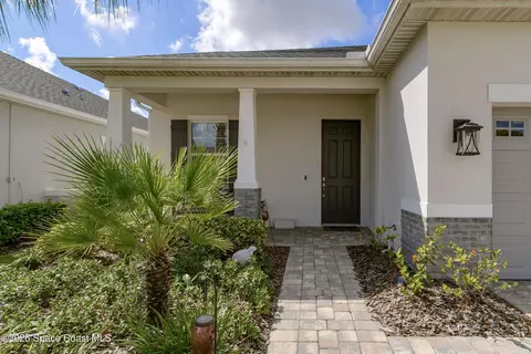 Exterior - 2829 Avalonia Dr, Melbourne, FL 32940 photo 1 of 10