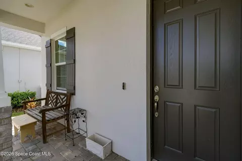 Exterior - 2829 Avalonia Dr, Melbourne, FL 32940 photo 2 of 10
