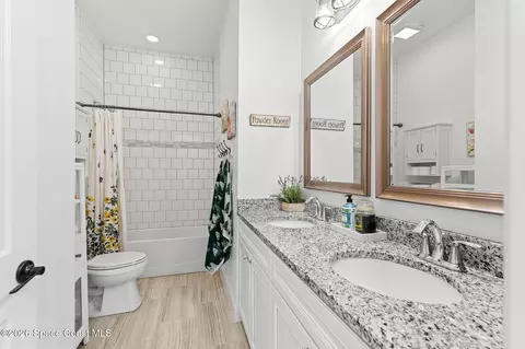 Bath - 3551 Durksly Dr, Melbourne, FL 32940 photo 8 of 8