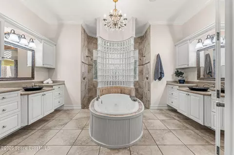 Bath - 804 Chatsworth Dr, Melbourne, FL 32940 photo 1 of 7